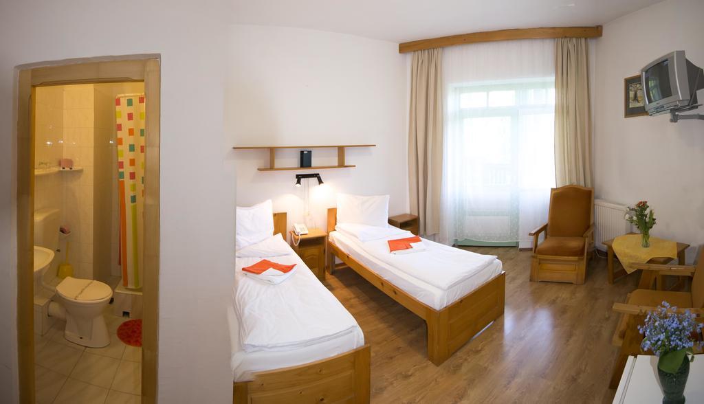 סובאטה Hostel Teleki מראה חיצוני תמונה